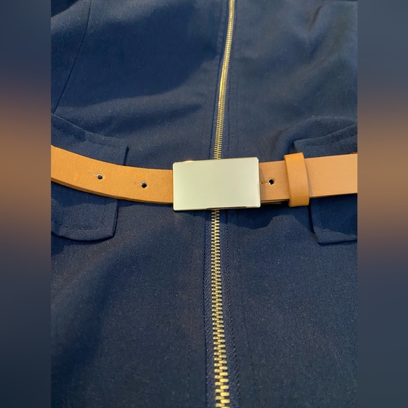 Sharagano Sleeveless, Zip Front Navy Dress w/Gold Accented Buckle Belt. Size 8P. - Picture 6 of 6